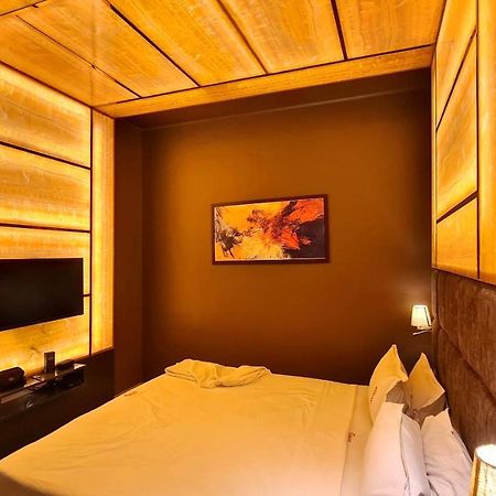 Galaxy Club & Hotel Bijāpur Eksteriør bilde