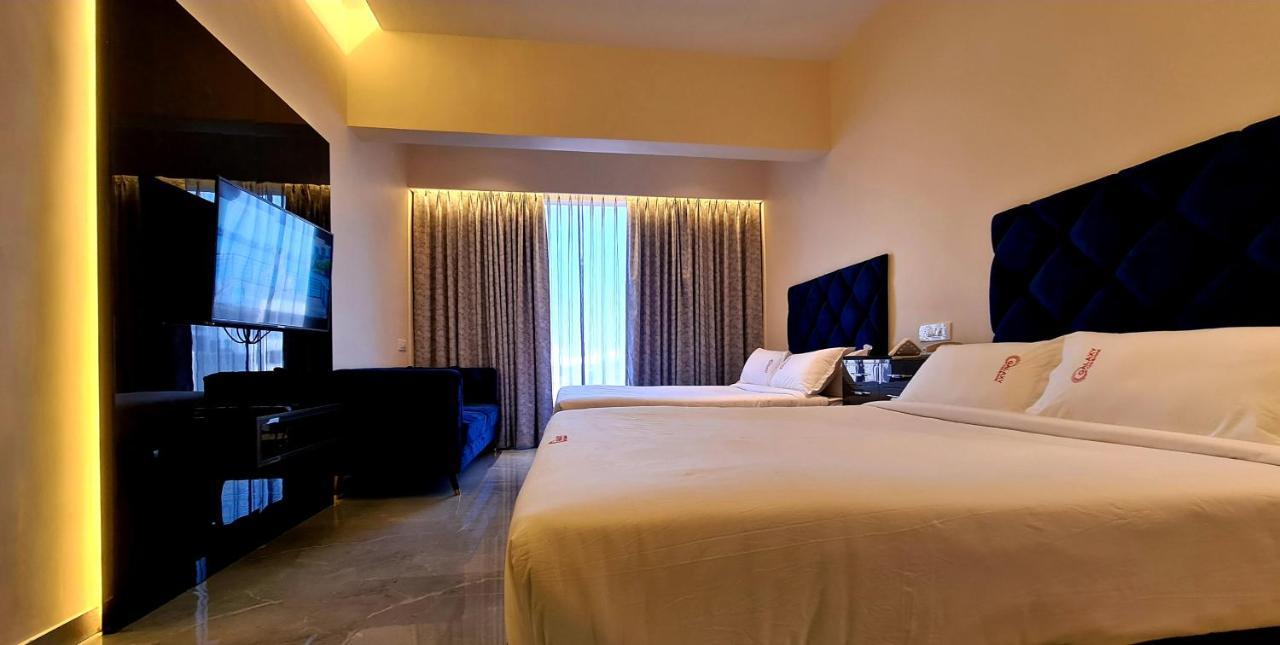 Galaxy Club & Hotel Bijāpur Eksteriør bilde