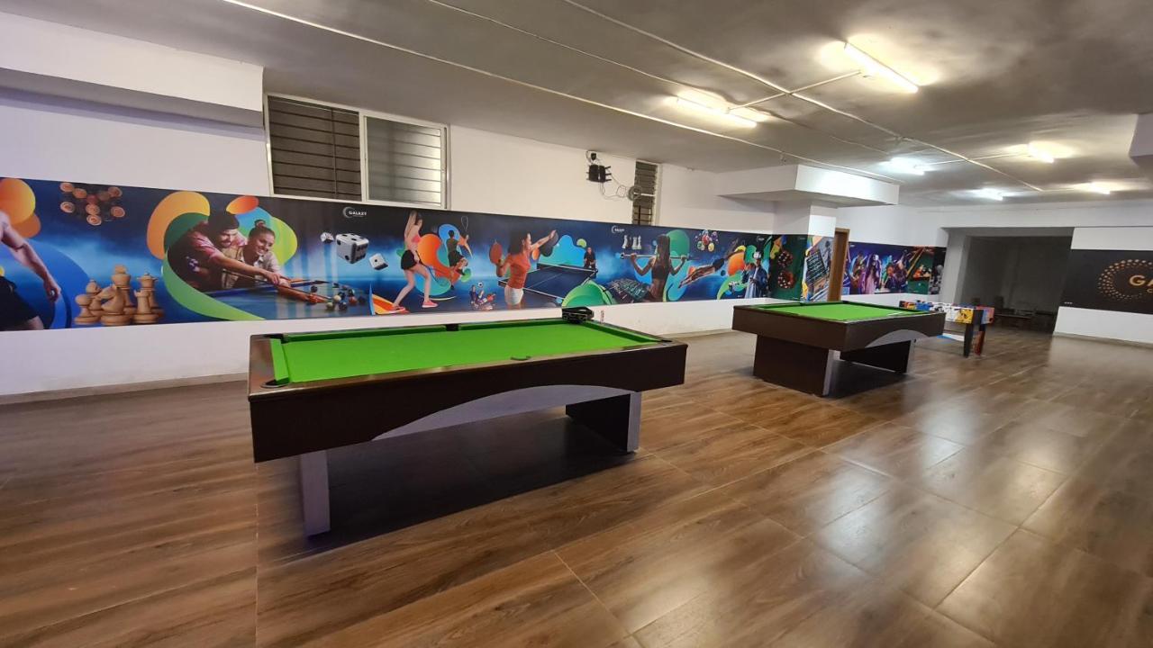 Galaxy Club & Hotel Bijāpur Eksteriør bilde