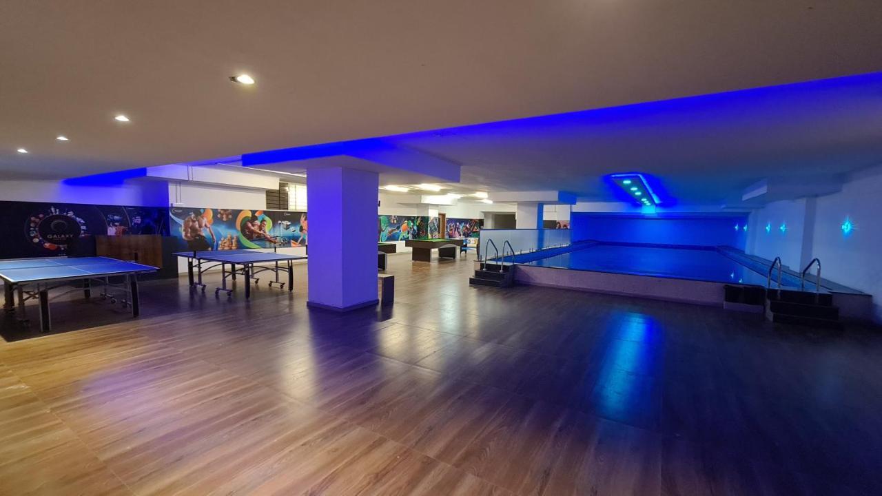 Galaxy Club & Hotel Bijāpur Eksteriør bilde