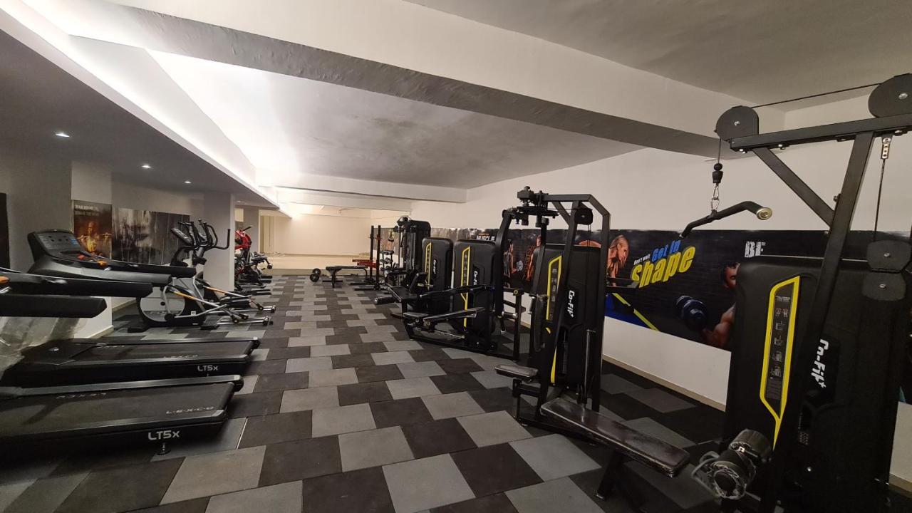 Galaxy Club & Hotel Bijāpur Eksteriør bilde