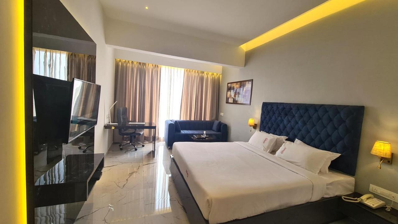 Galaxy Club & Hotel Bijāpur Eksteriør bilde
