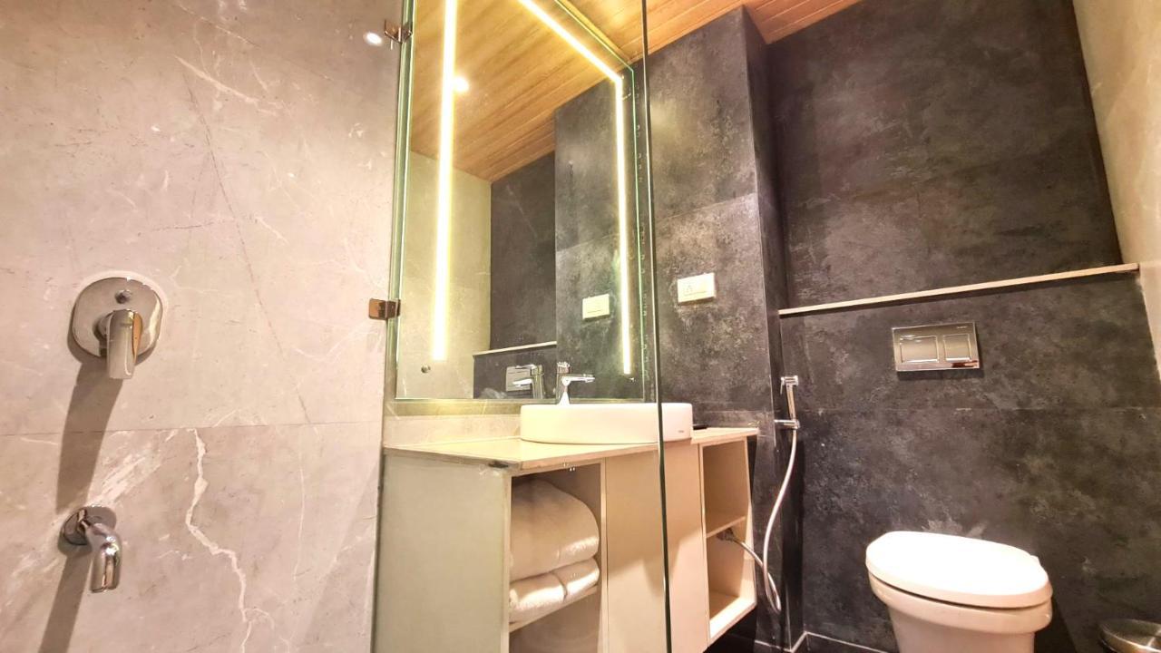 Galaxy Club & Hotel Bijāpur Eksteriør bilde